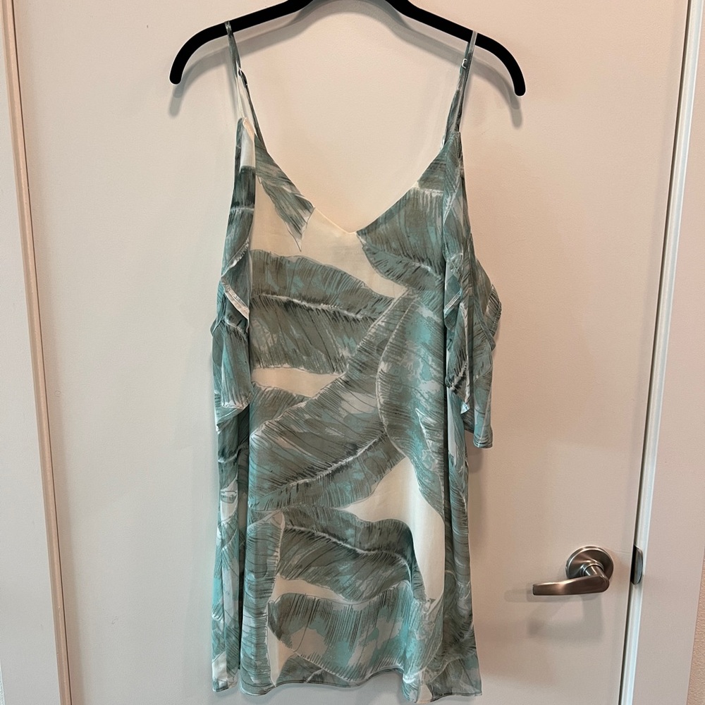 Lulu’s | Tropical Cold-Shoulder Dress